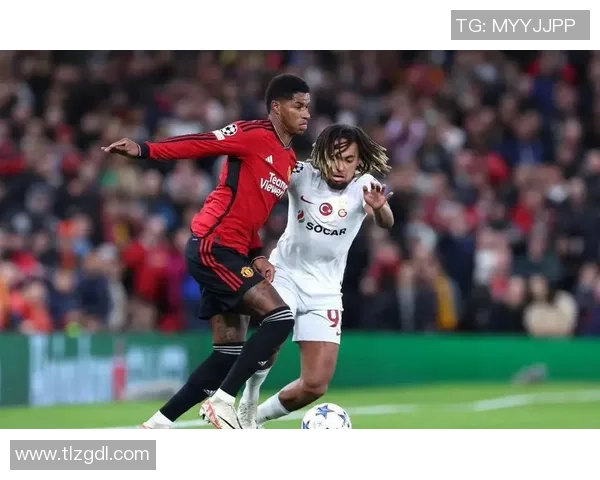 25号足球明星后场的精彩表现与战术分析